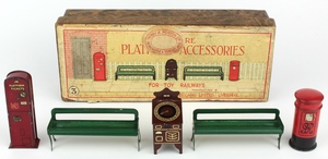 Hornby no.3  miniature platform accessories x259