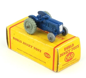Dinky 069 massey tractor x401