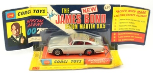 Corgi 270 james bond aston martin yy299