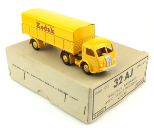 French dinky 32 aj panhard kodak yy320