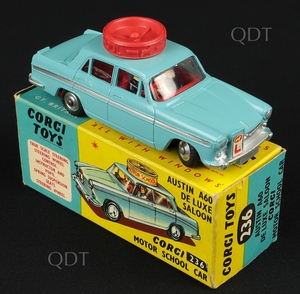 Corgi toys 236 austin a60 de luxe saloon motor school car aa485