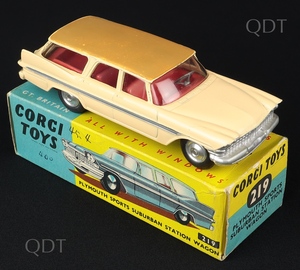 Corgi toys 219 plymouth sports suburban station wagon cc399