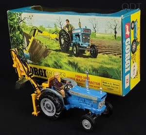 Corgi toys 72 ford 5000 super major tractor trenching bucket ee36 front