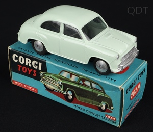 Corgi toys 202m morris cowley saloon ee163 front