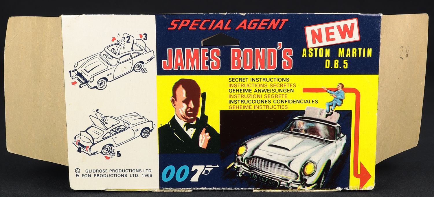 Vind corgi james bond in Modelauto's | 1:43 op
