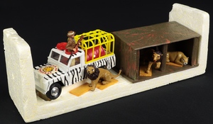 Corgi gift set 8 lions longleat ee401 models