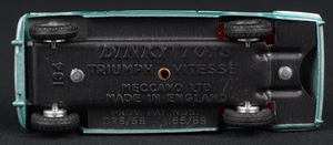 Dinky toys 134 triumph vitesse ee547 base