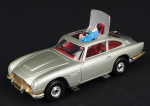 Corgi toys 271 james bond aston martin ee631 car