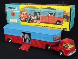 Corgi toys 1130 chipperfields circus horse transporter b211 front