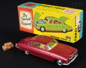 Corgi toys 238 jaguar mark x ee754 front