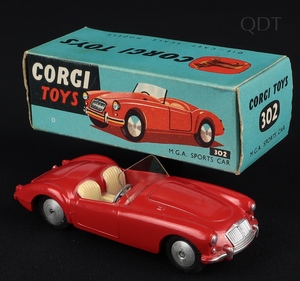 Corgi toys 302 mga sports car e964 front