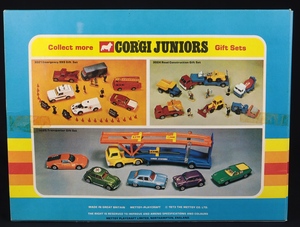 Corgi juniors gift set 3028 race track special ff553 back