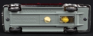 Corgi toys 247 mercedes pullman gg575 base