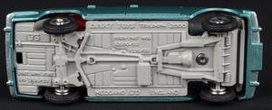 Dinky toys 135 triumph 2000 gg823 base