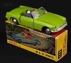 Nicky dinky toys 113 mgb sports gg933 front