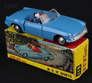 Nicky dinky toys 113 mgb sports gg936 front