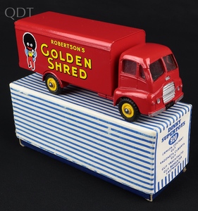 Dinky supertoys 920 warrior guy van golden shred jj387 front