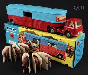 Corgi toys 1130 circus horse transporter jj689 front
