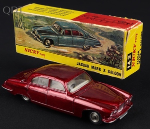 Nicky dinky toys 142 1 jaguar mark x jj703 front