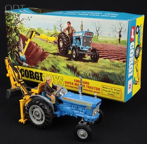 Corgi toys 72 1 ford 5000 super major tractor jj740 front