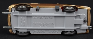 Corgi toys 261 james bond's aston martin s679 extra bandits corgi 1966 catalogue jj765 base