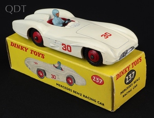 Dinky toys 237 mercedes benz racing car jj833 front