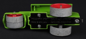 Dinky toys 251 aveling barford diesel roller kk19 base