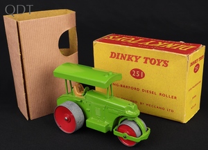 Dinky toys 251 aveling barford diesel roller kk19 front
