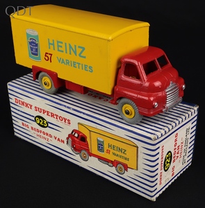 Dinky supertoys 923 big bedford van heinz kk27 front