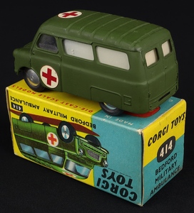 Corgi toys 414 bedford military ambulance kk137 back