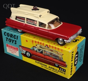 Corgi toys 437 superior ambulance kk138 front