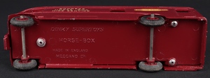 Dinky toys 581 horse box kk1339 base
