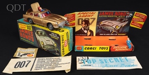 Corgi toys 261 james bond aston martin kk310 front