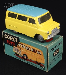 Corgi toys 204 bedford dormobile personnel carrier kk336 front
