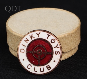 Dinky toys badge kk455 front