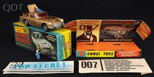 Corgi toys 261 james bond's aston martin kk514 front