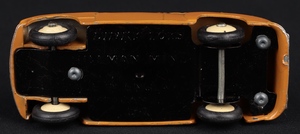 Dinky toys 154 hillman minx saloon kk554 base