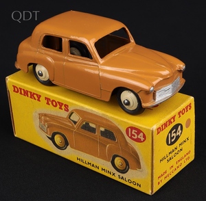 Dinky toys 154 hillman minx saloon kk554 front