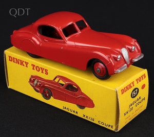 Dinky toys 157 jaguar xk120 coupe kk586 front