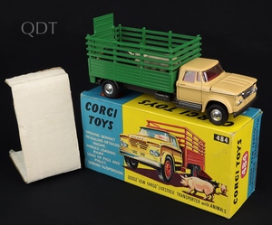 Corgi toys 484 dodge kew fargo livestock trnasprter with animals kk656 front