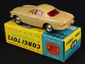 Corgi toys 228 volvo p1800 kk657 back