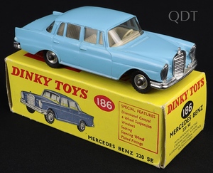 Dinky toys 186 mercedes 220 se kk755 front