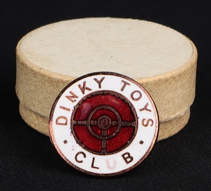 Dinky toys club badge kk756 front