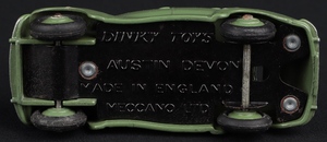 Dinky toys 40d 152 austin devon saloon kk775 base