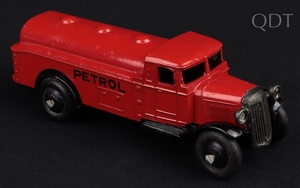 Dinky toys 25d petrol tank wagon kk806 front