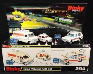 Dinky toys gift set police vehicles kk884 front 1