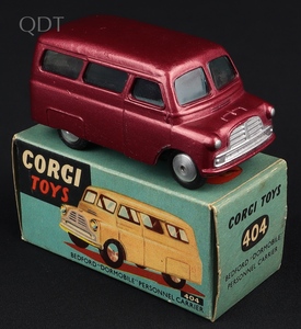 Corgi toys 404 bedford dormobile personnel carrier ll40 front