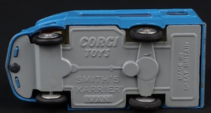 Corgi toys 471 smith's karrier mobile canteen ll247 base