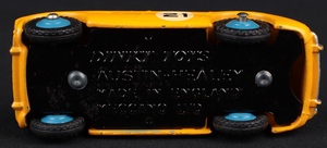 Dinky toys 109 austin healey 100 sports ll63 base