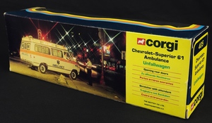 Corgi toys 405 chevrolet superior 61 ambulance ll561 back